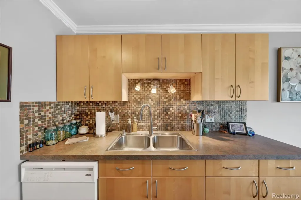 38969 Golfview Drive W Clinton Charter Township MI 48038