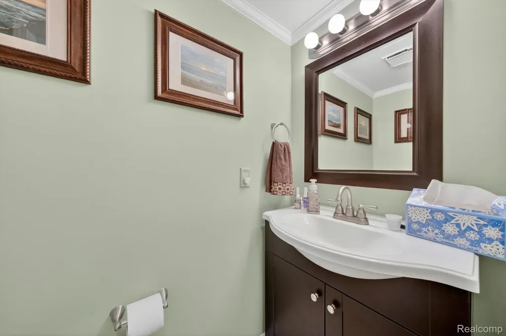 38969 Golfview Drive W Clinton Charter Township MI 48038