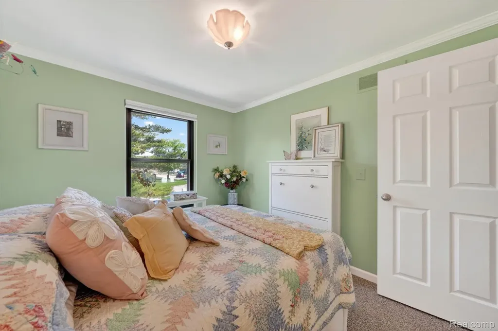 38969 Golfview Drive W Clinton Charter Township MI 48038