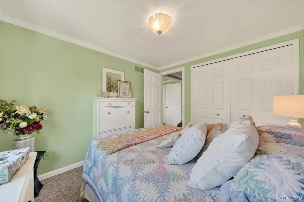 38969 Golfview Drive W Clinton Charter Township MI 48038
