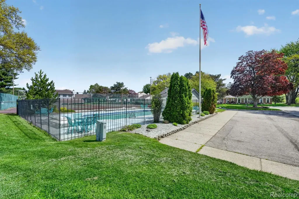 38969 Golfview Drive W Clinton Charter Township MI 48038