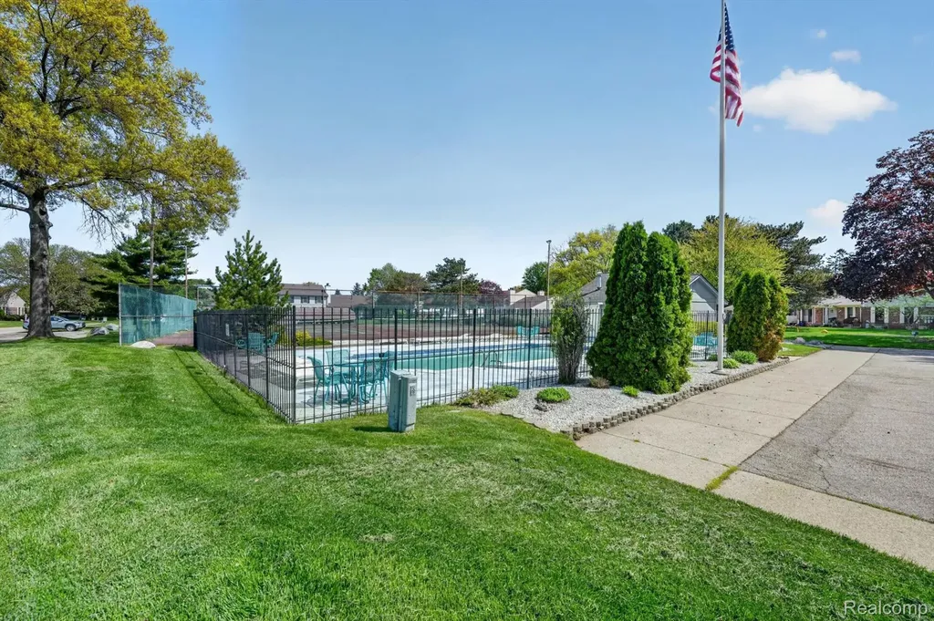 38969 Golfview Drive W Clinton Charter Township MI 48038