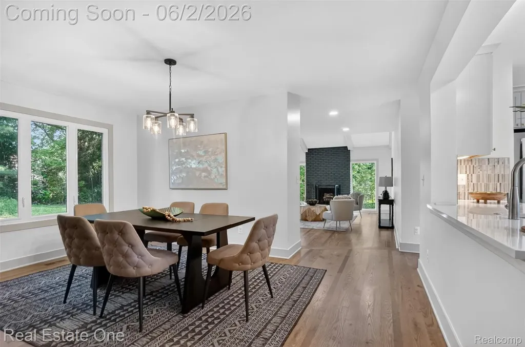 2141 Hickory Leaf Court N Rochester Hills City MI 48309