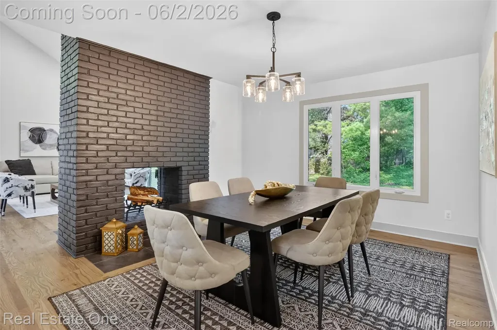 2141 Hickory Leaf Court N Rochester Hills City MI 48309