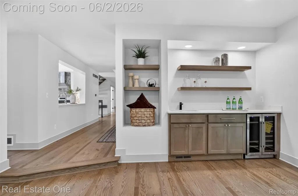 2141 Hickory Leaf Court N Rochester Hills City MI 48309
