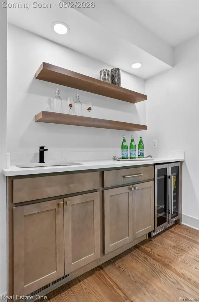 2141 Hickory Leaf Court N Rochester Hills City MI 48309