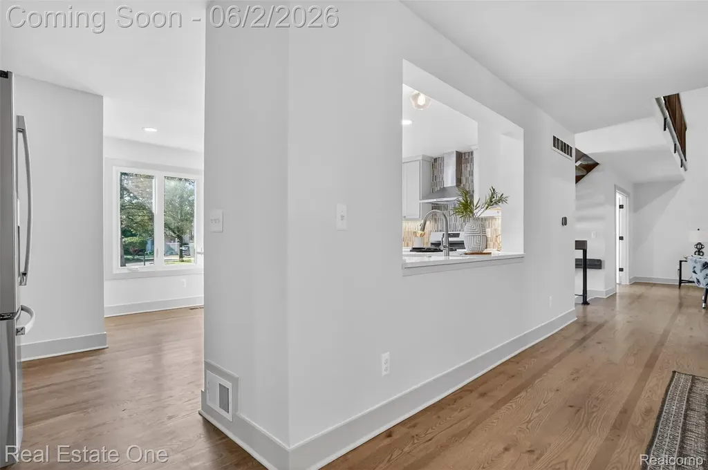 2141 Hickory Leaf Court N Rochester Hills City MI 48309