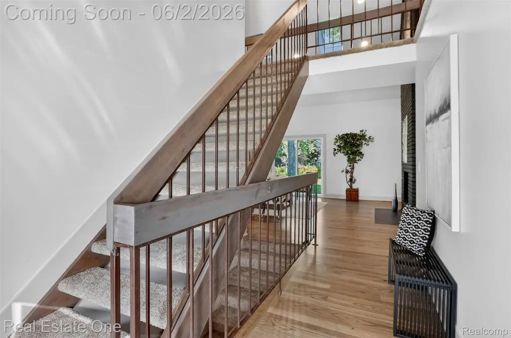 2141 Hickory Leaf Court N Rochester Hills City MI 48309