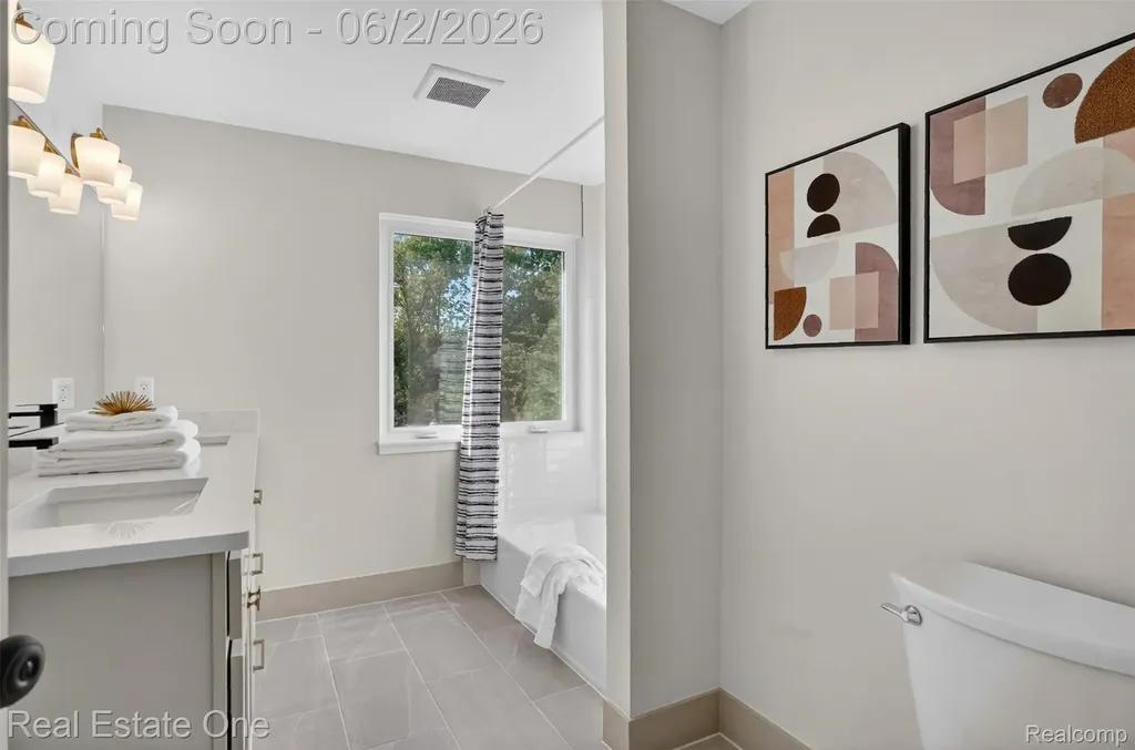 2141 Hickory Leaf Court N Rochester Hills City MI 48309