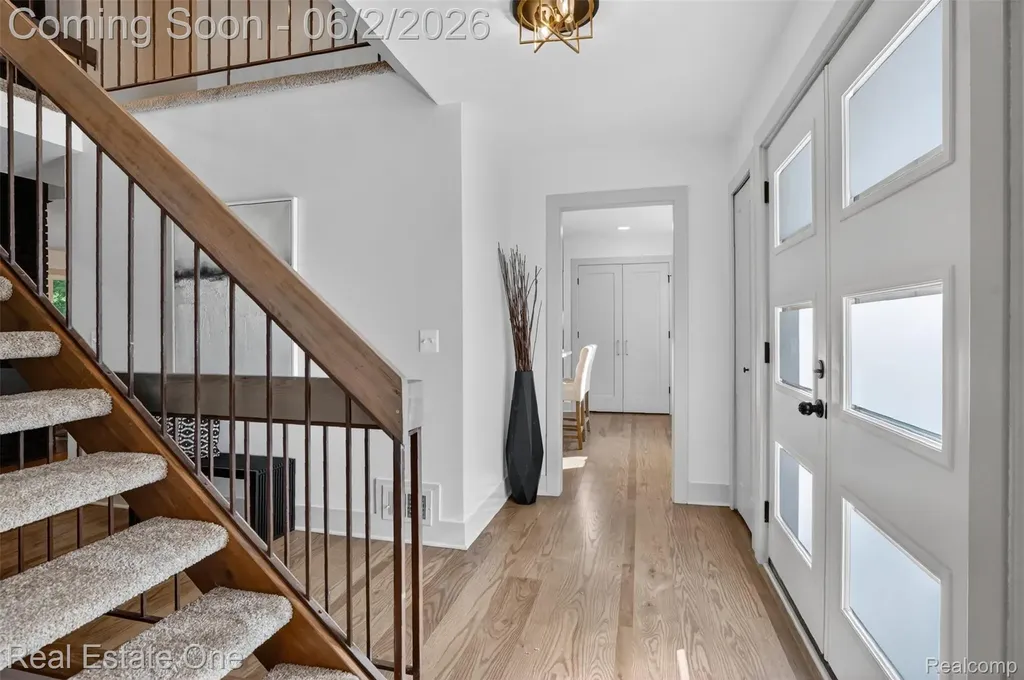 2141 Hickory Leaf Court N Rochester Hills City MI 48309