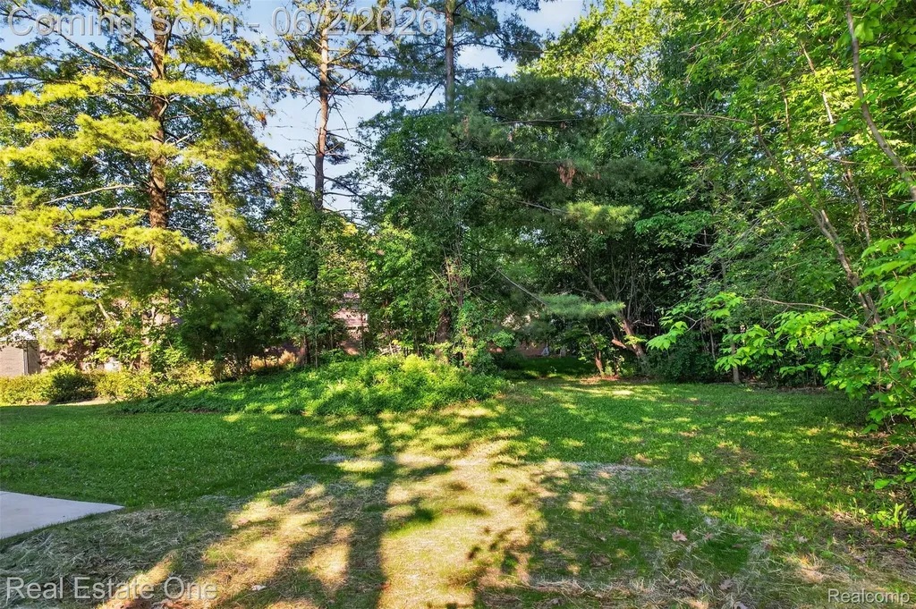 2141 Hickory Leaf Court N Rochester Hills City MI 48309
