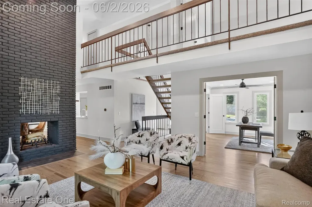 2141 Hickory Leaf Court N Rochester Hills City MI 48309