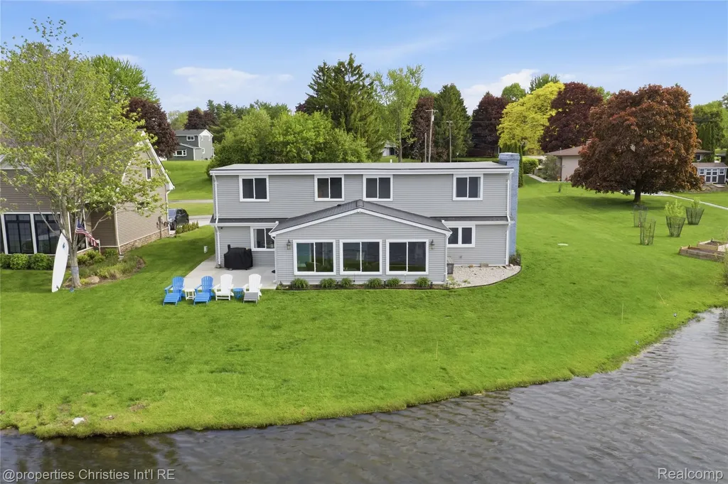 6672 Seth Court Independence Charter Township MI 48348