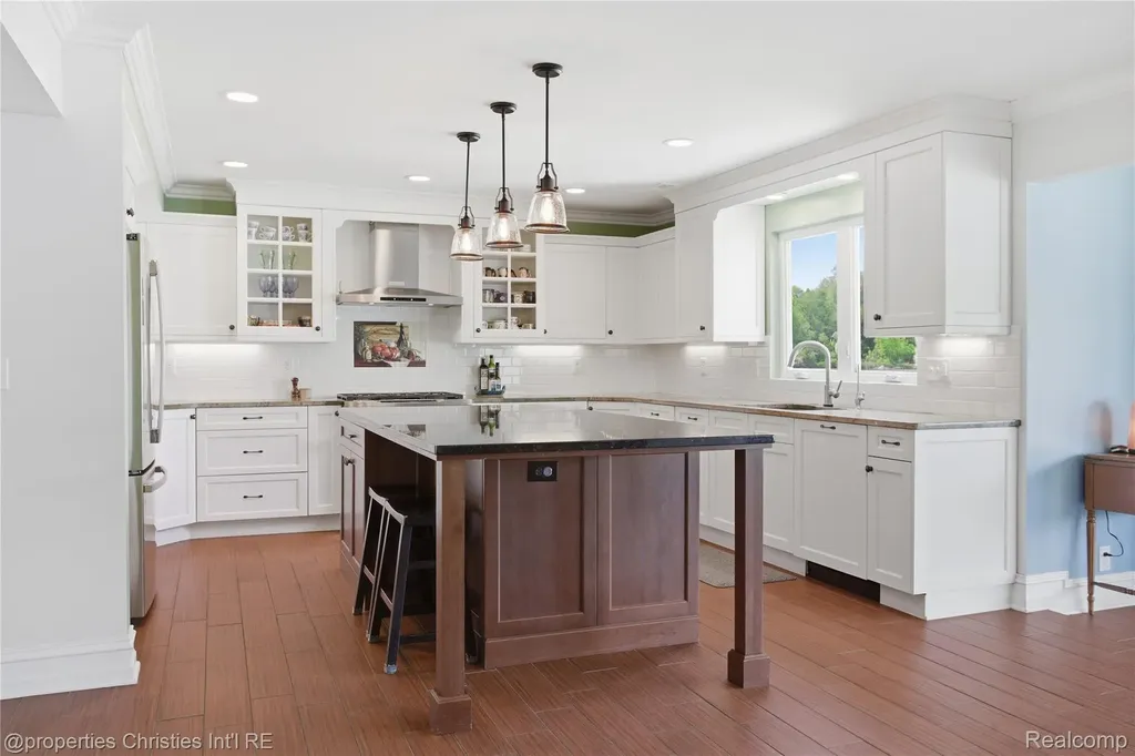 6672 Seth Court Independence Charter Township MI 48348