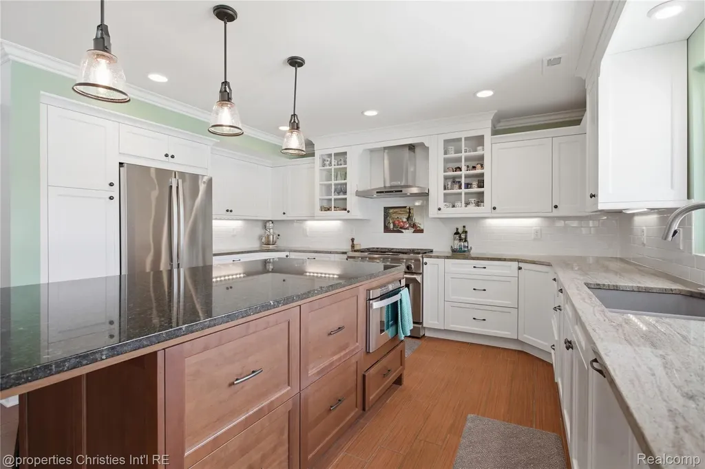 6672 Seth Court Independence Charter Township MI 48348