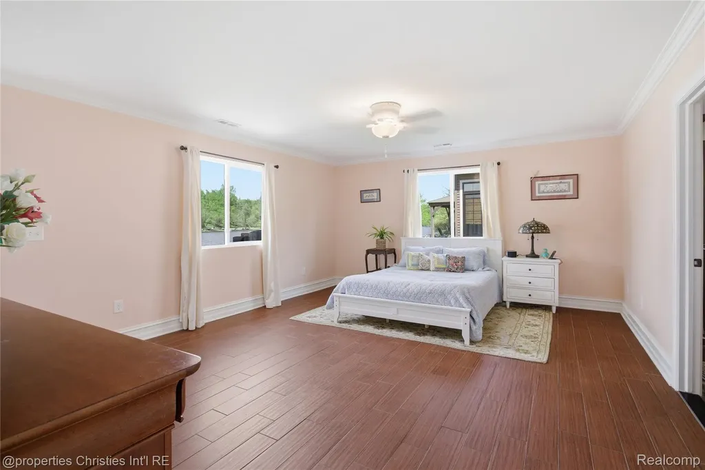 6672 Seth Court Independence Charter Township MI 48348
