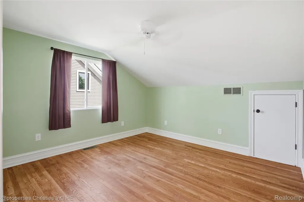 6672 Seth Court Independence Charter Township MI 48348