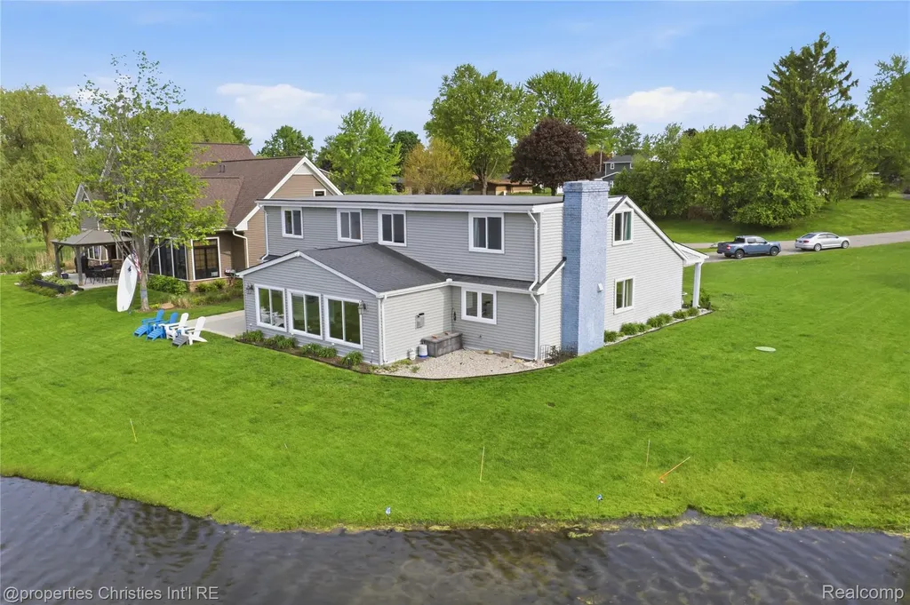 6672 Seth Court Independence Charter Township MI 48348