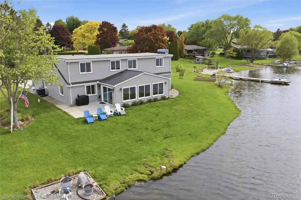 6672 Seth Court Independence Charter Township MI 48348