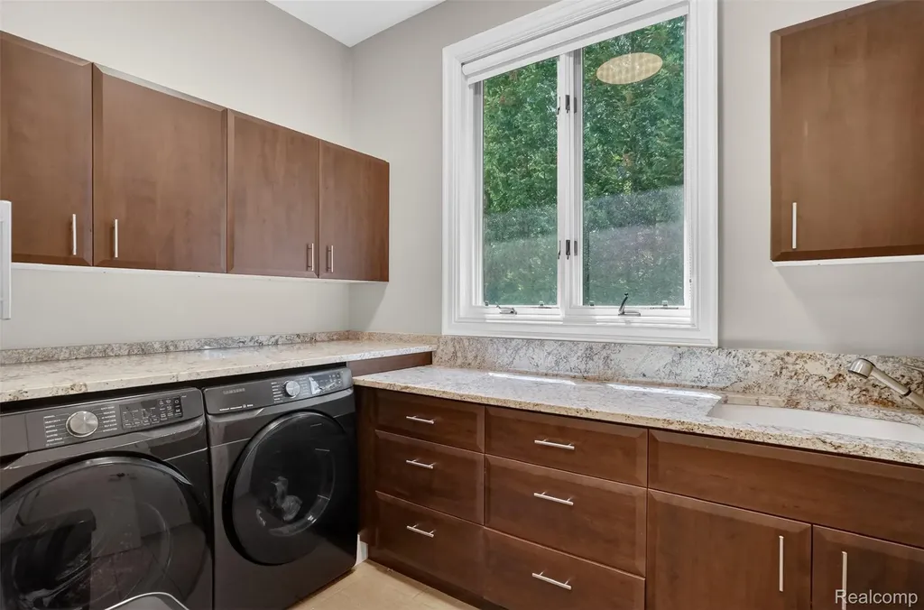 2951 Turtle Pond Court Bloomfield Hills City MI 48302