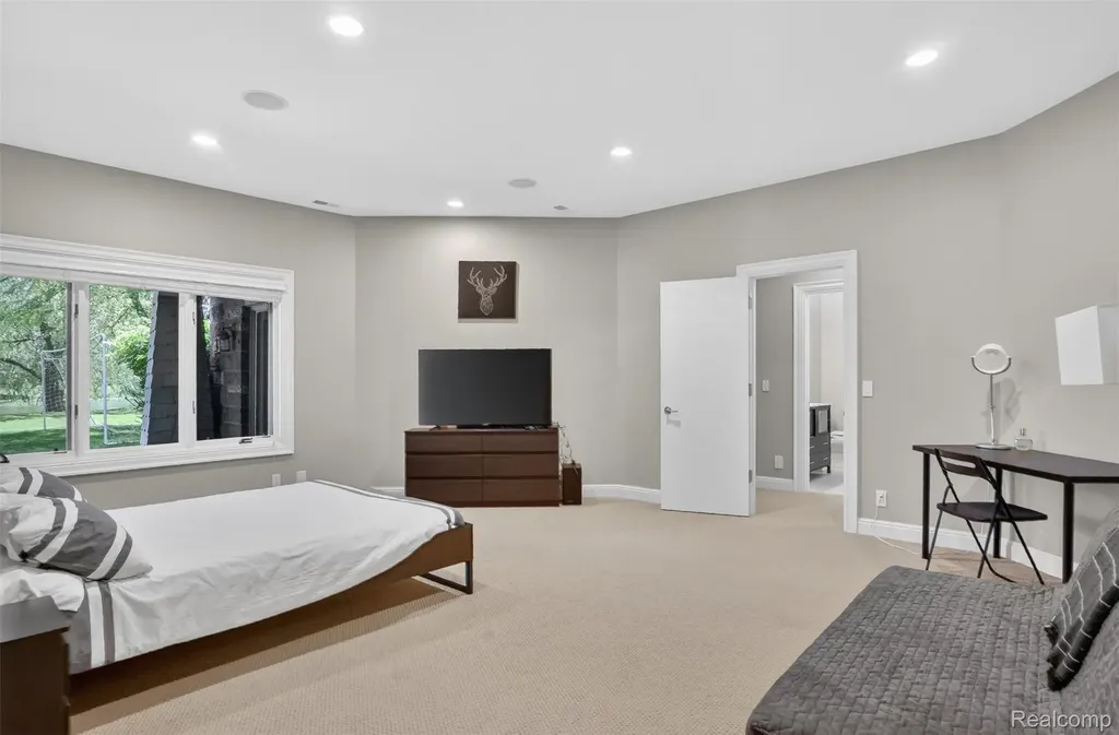 2951 Turtle Pond Court Bloomfield Hills City MI 48302