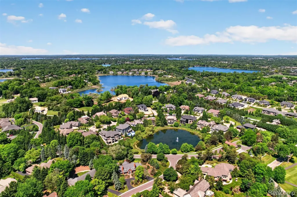 2951 Turtle Pond Court Bloomfield Hills City MI 48302
