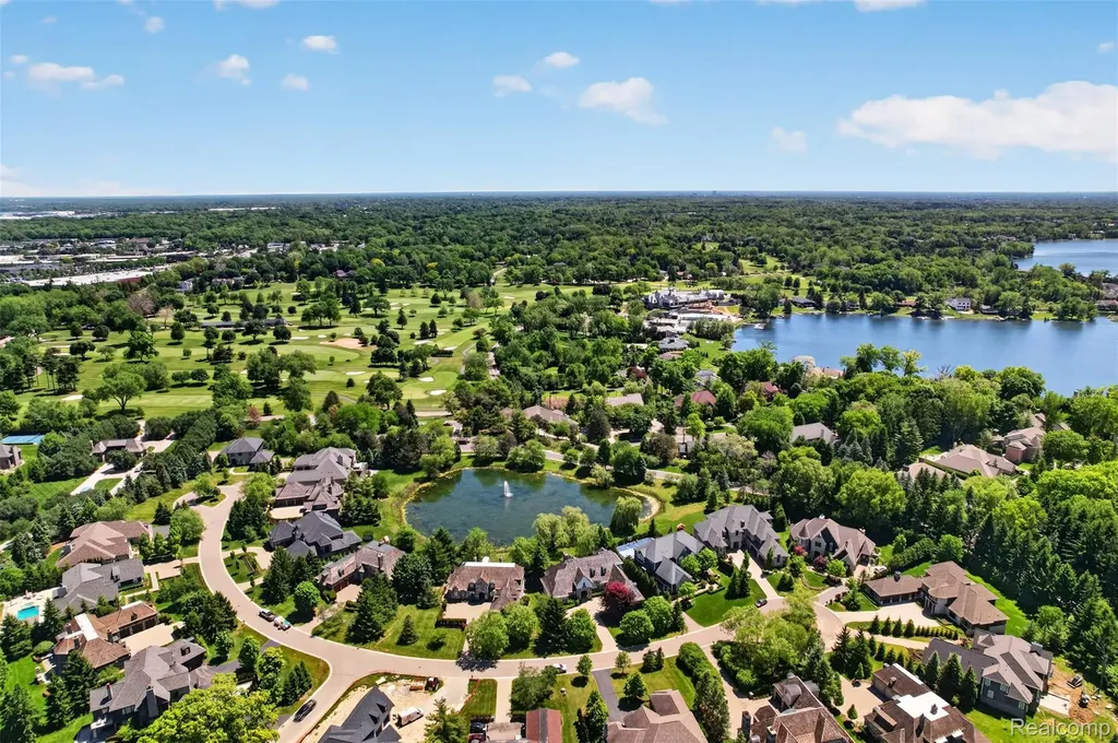 2951 Turtle Pond Court Bloomfield Hills City MI 48302