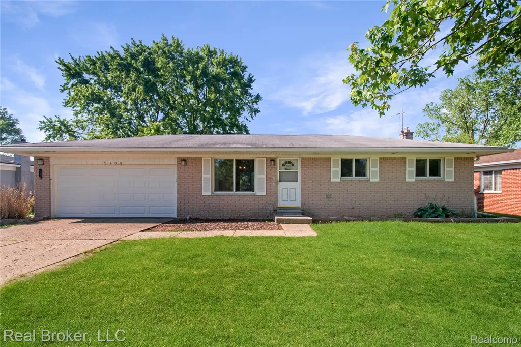 5103 Ridgetop Drive Waterford Charter Township MI 48327
