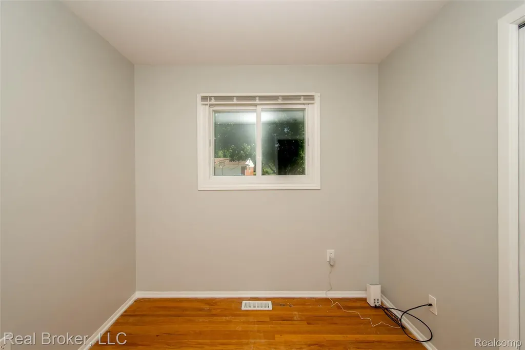 5103 Ridgetop Drive Waterford Charter Township MI 48327