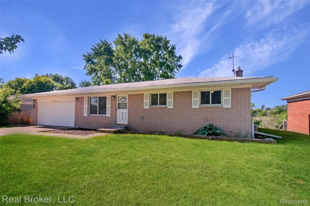 5103 Ridgetop Drive Waterford Charter Township MI 48327