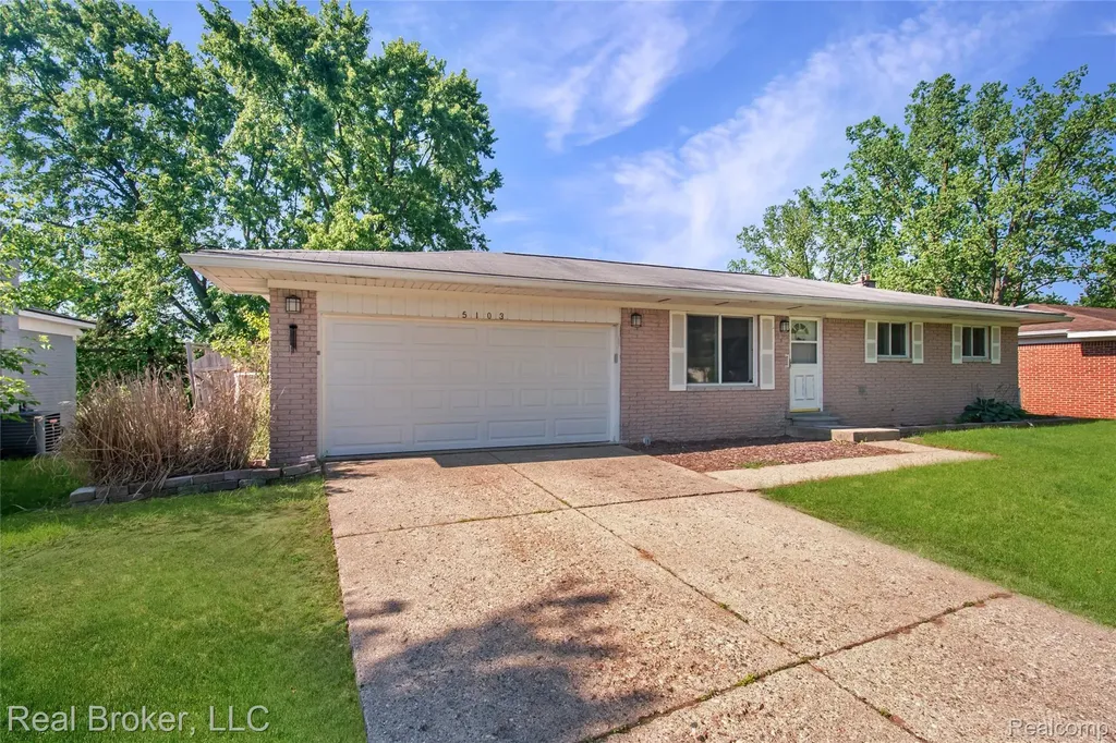 5103 Ridgetop Drive Waterford Charter Township MI 48327