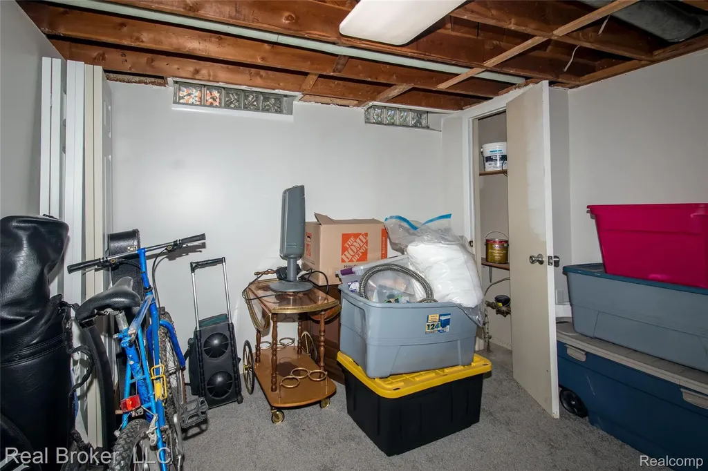 5103 Ridgetop Drive Waterford Charter Township MI 48327