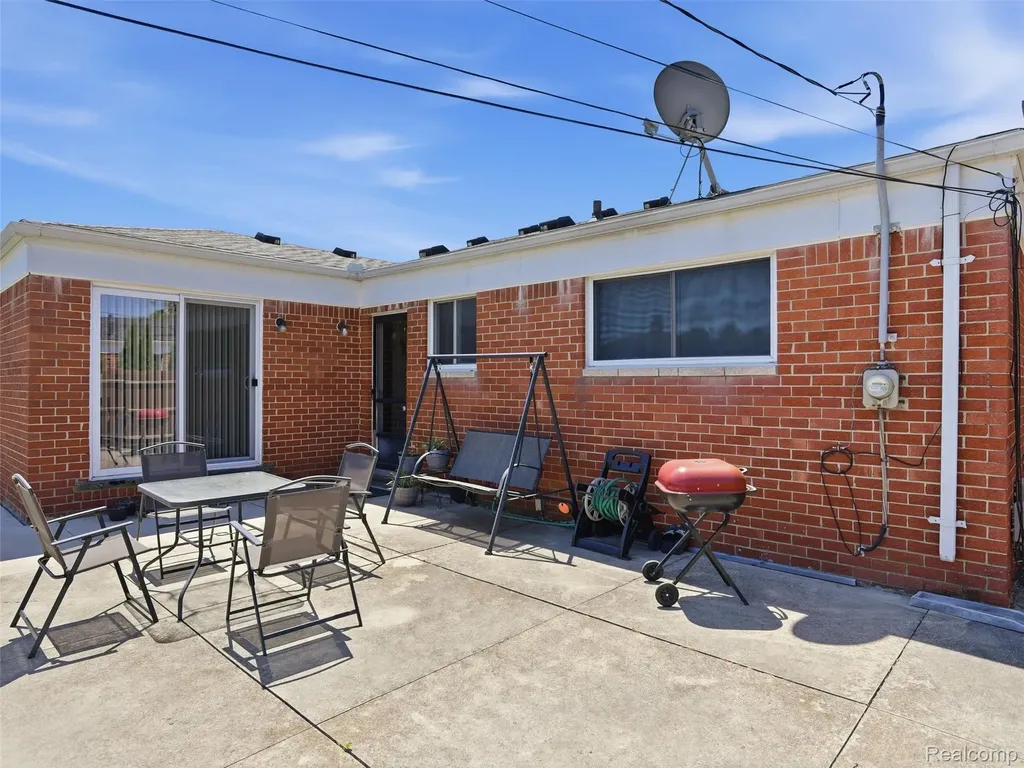 33810 Brookshire Drive Sterling Heights City MI 48312