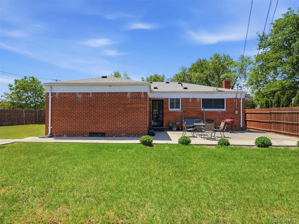 33810 Brookshire Drive Sterling Heights City MI 48312