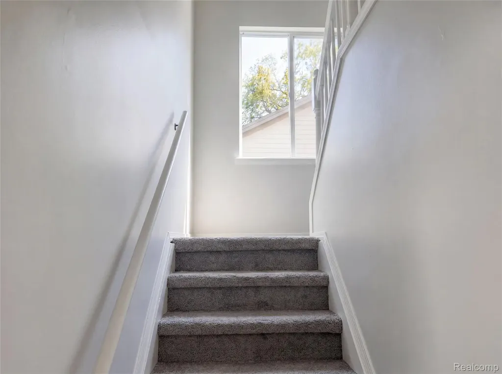 21425 Averhill Street Farmington Hills City MI 48336