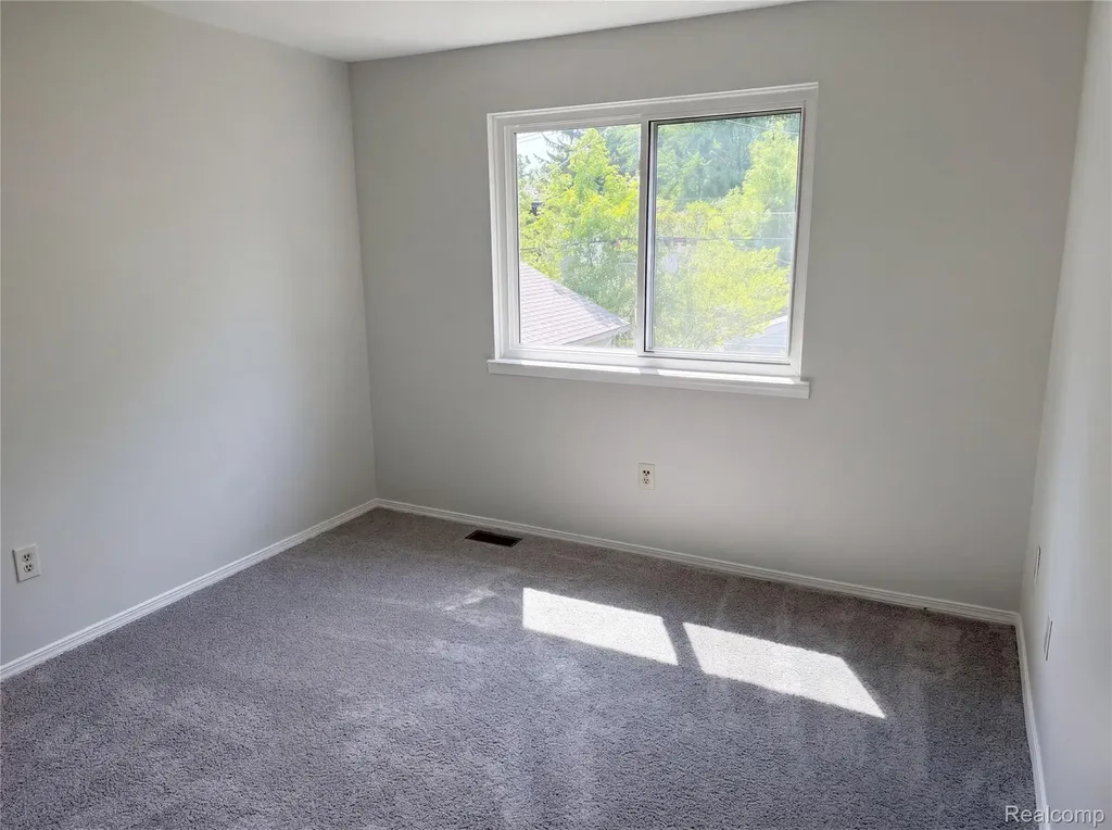 21425 Averhill Street Farmington Hills City MI 48336