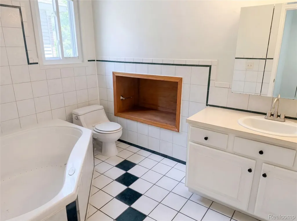 21425 Averhill Street Farmington Hills City MI 48336