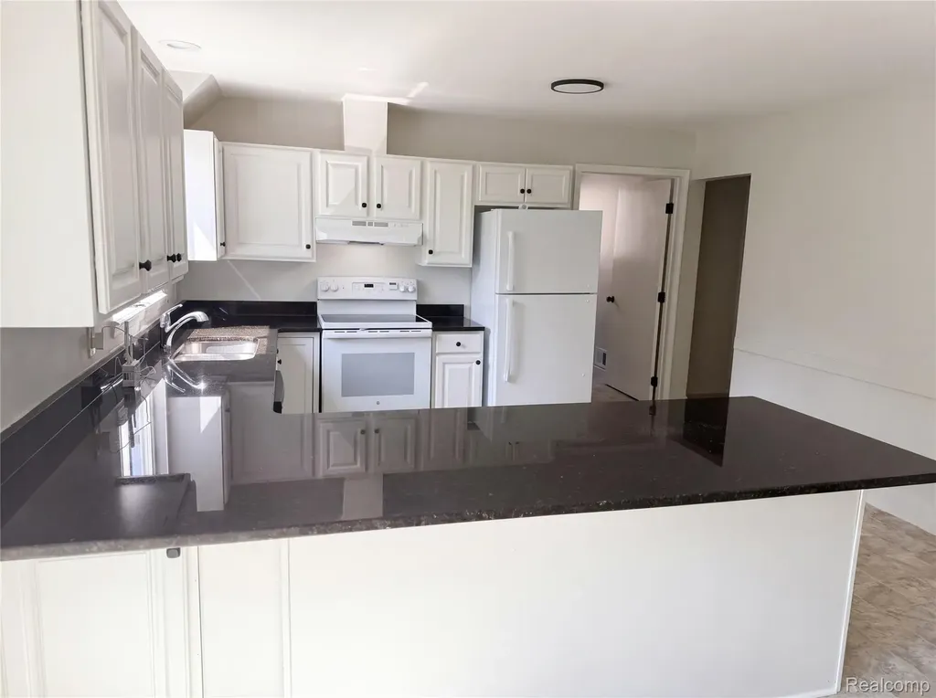 21425 Averhill Street Farmington Hills City MI 48336