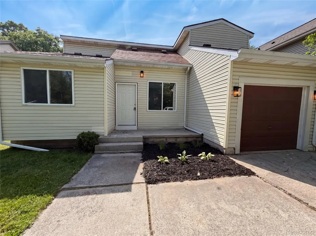 21425 Averhill Street Farmington Hills City MI 48336