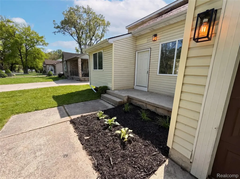 21425 Averhill Street Farmington Hills City MI 48336