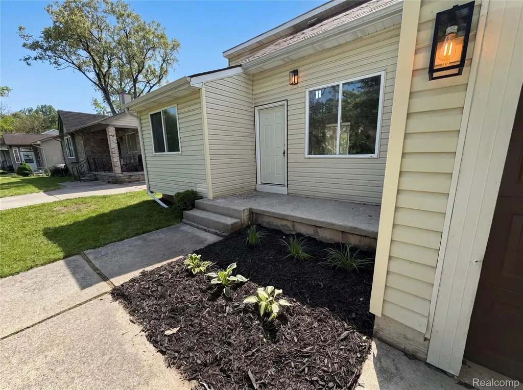 21425 Averhill Street Farmington Hills City MI 48336