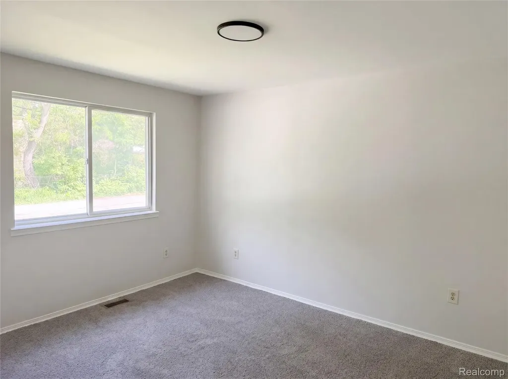 21425 Averhill Street Farmington Hills City MI 48336