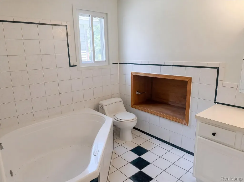 21425 Averhill Street Farmington Hills City MI 48336