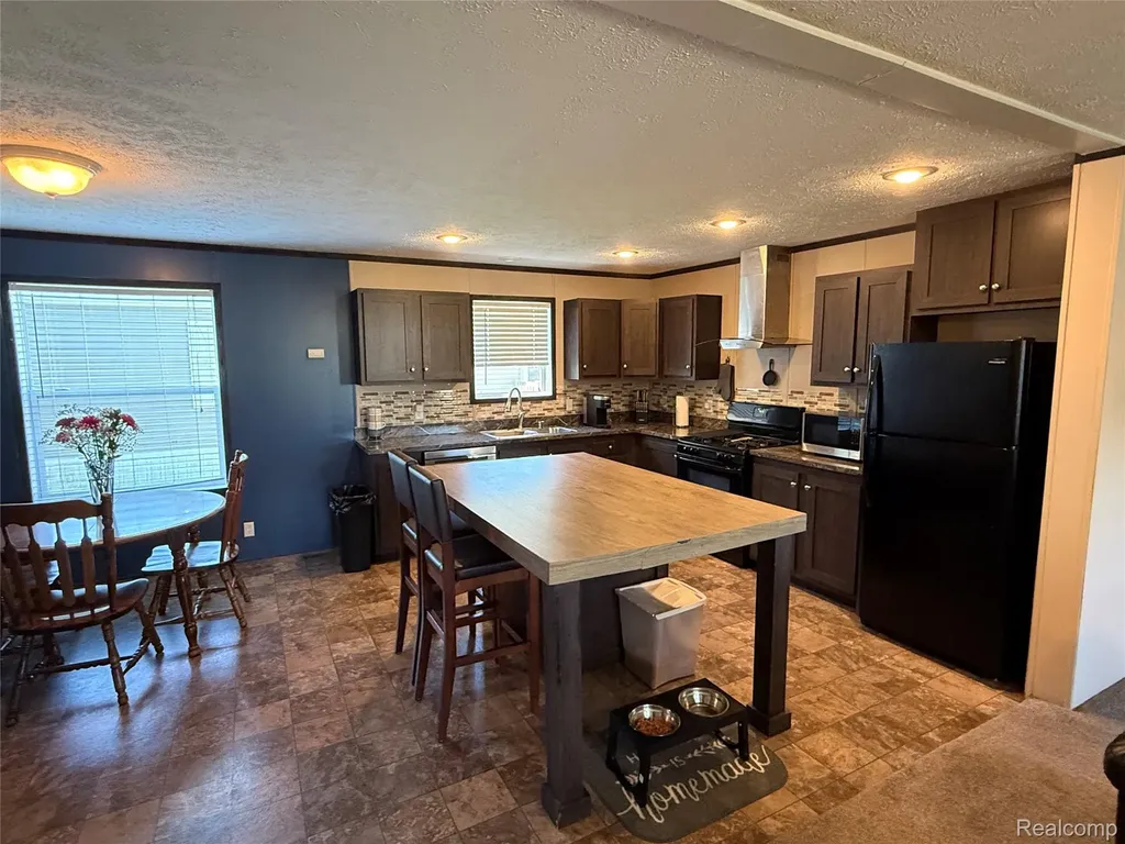 1101 Forest Lane Columbus Township MI 48063