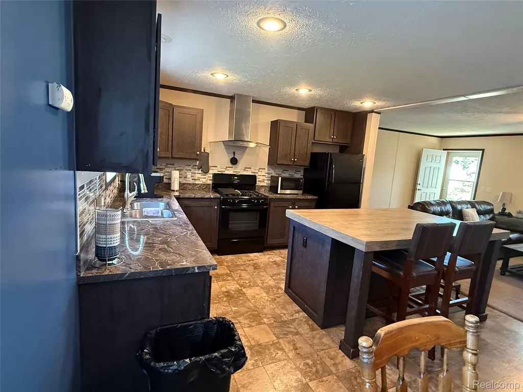 1101 Forest Lane Columbus Township MI 48063