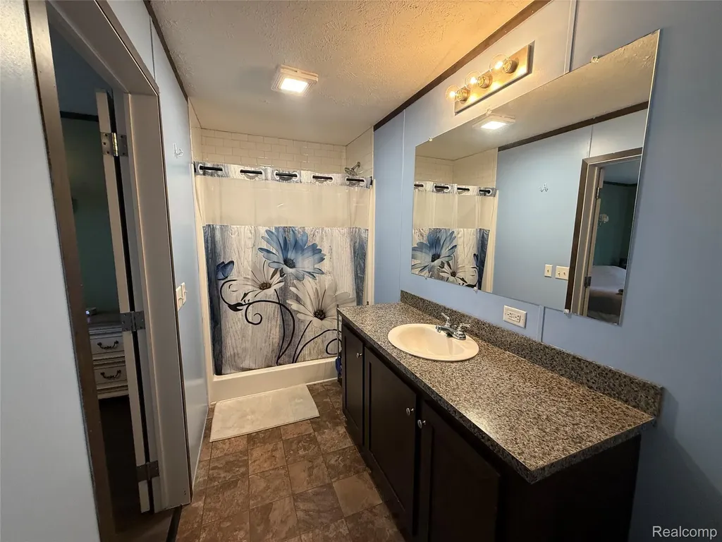 1101 Forest Lane Columbus Township MI 48063