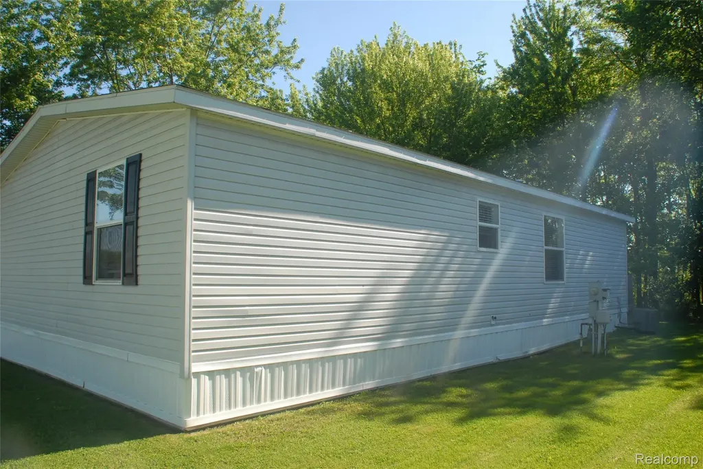 1101 Forest Lane Columbus Township MI 48063