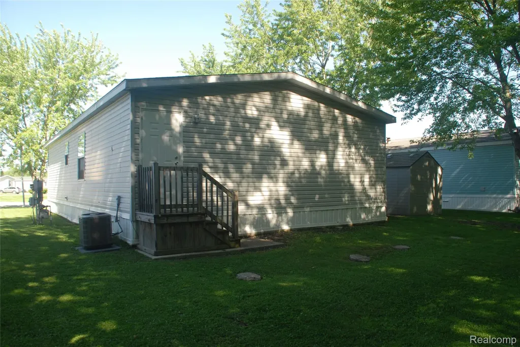 1101 Forest Lane Columbus Township MI 48063