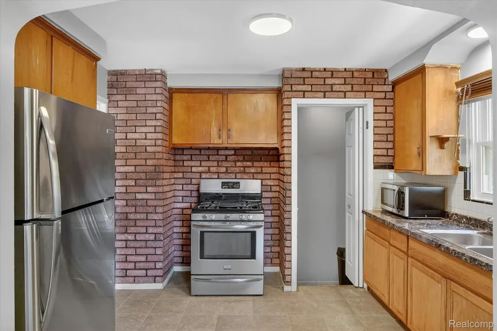9821 Manistique Street Detroit City MI 48224