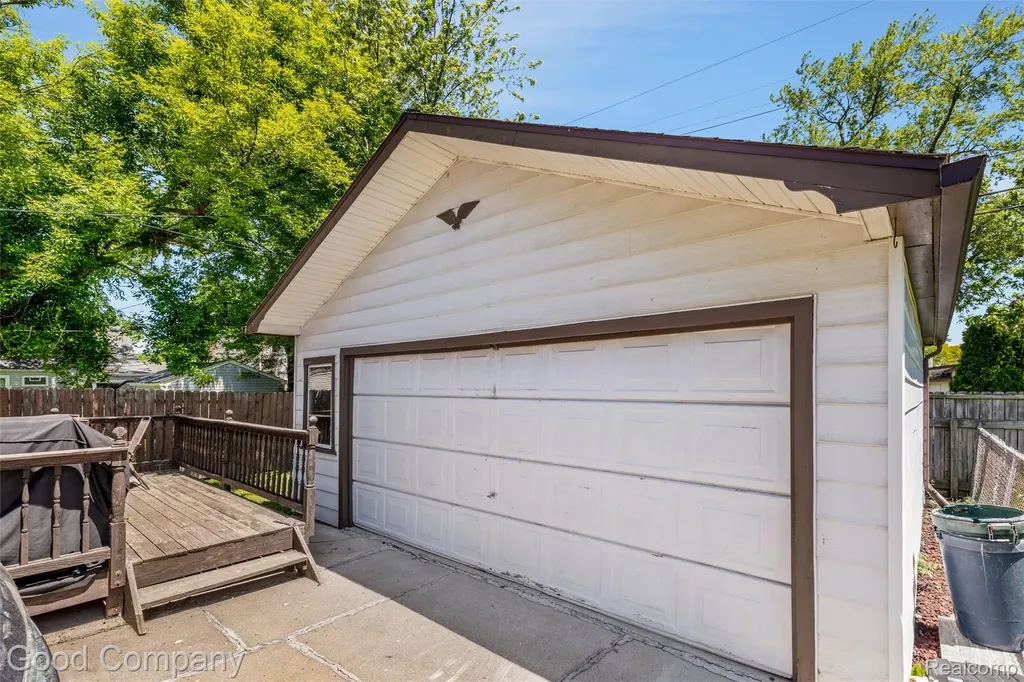 28276 Ginley Street Roseville City MI 48066